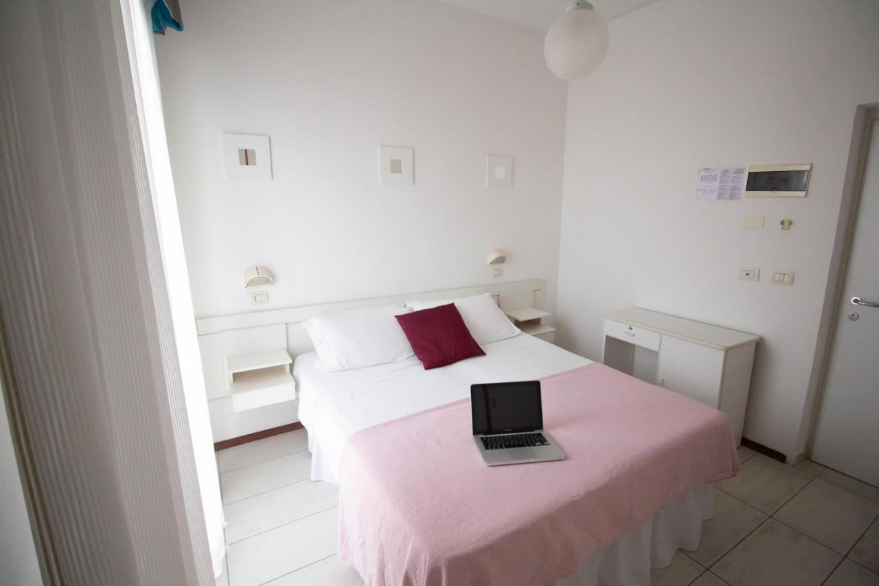 Hotel Morri เบลลาเรีย-อีเจอา มารีนา ภายนอก รูปภาพ