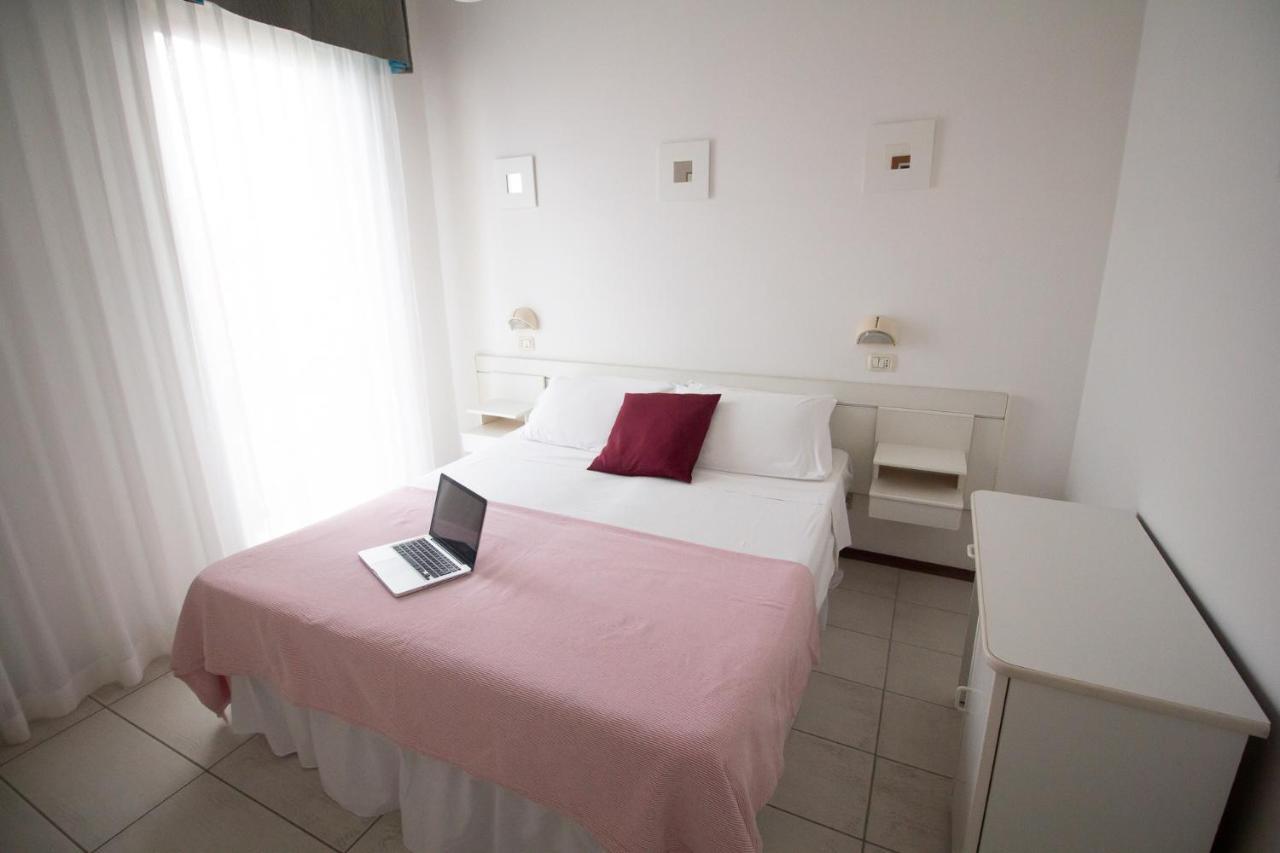 Hotel Morri เบลลาเรีย-อีเจอา มารีนา ภายนอก รูปภาพ